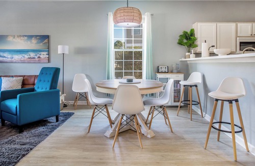 Sunset Beach Condo | 3BR/Ground level/Golf course/5miles to beach