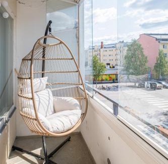 Alppiharju Apartment | 3BR Scandinavian 76 m2 Linnanmäki Free parking