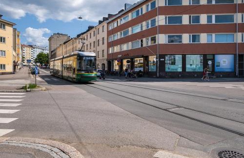 Alppiharju Apartment | 3BR Scandinavian 76 m2 Linnanmäki Free parking
