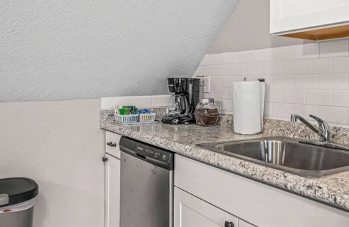 Tigard Villa | 3BR Sleeps 9 Near Washington Sq Mall