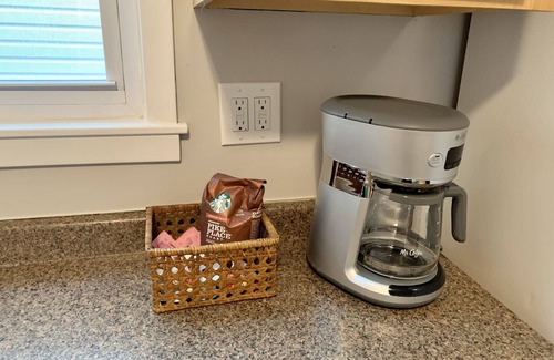 Irving Park Apartment | 3BR Spacious Home Away From Home. Coziest neighborhood in Chicago.