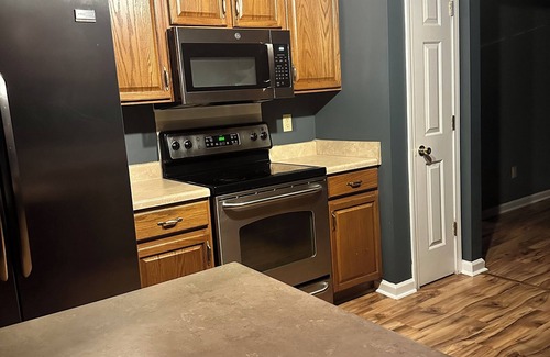 Cordova House | 3BR Spacious Suburban Home Near Wolfchase