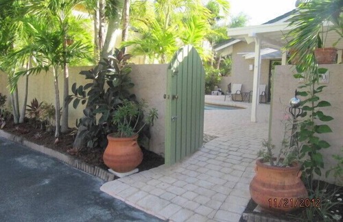 Plantation House | 3BR Vacation House, heated Salt-Water totally upgraded on Beautiful Golf Course.