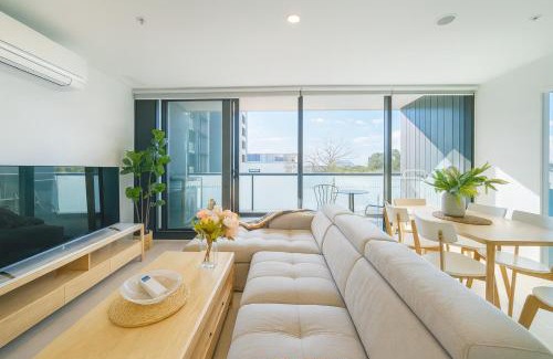 Reid Apartment | 3BRs Apt with Mountain Views Heart of Canberra