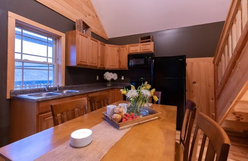 Oneida Cabin | #3Cabins cottages,fishing,creeks, ponds,nature trails,anniversaries celebrations