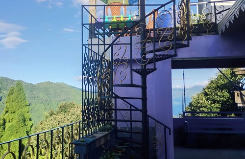 Darjeeling House | 3min walk from batasia ecopark were you can adopt the pace of nature betten cit