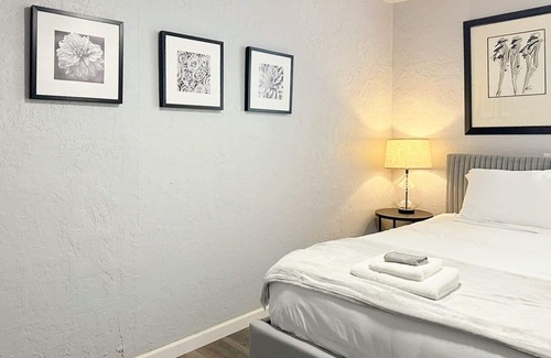 Central Oklahoma City Apartment | 3mins Asia Dist| Kitchen | Rain Faucet Shower| Enjoy Christmas