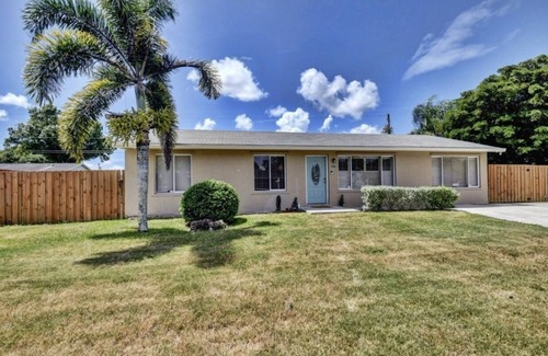 Lake Worth House | 4/2 Gem w/Private Pool
