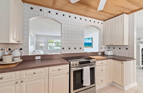 Fort Pierce House | 4/3 Sleeps 8 HEATED Pool, Walk to Beach ~Treefort