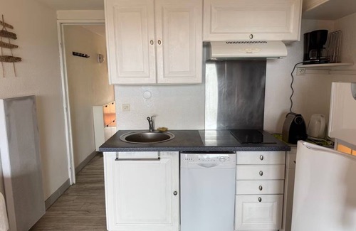 La Croix-Valmer Apartment | 4/6 person apartment with sea view- Gigaro beach within walking distance- La Croix-Valmer-Pool