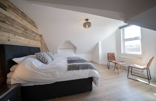 Headington Apartment | ** 4 Ashbrook Windmill - Luxury second floor 2 bedroom flat **