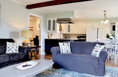 Edinboro House | 4 bdr Cottage, Edinboro Lake Views, Dogs Welcome