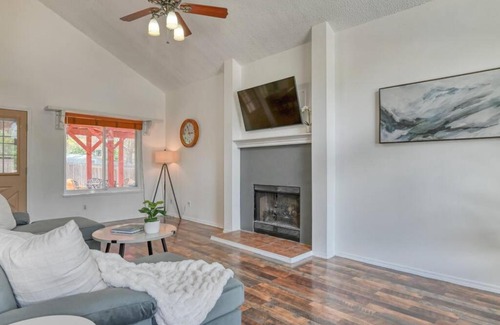 Colorado Springs House | 4 Bdrms, fenced back yard, Pool Table and Mtn Views