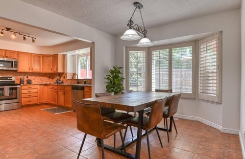 Colorado Springs House | 4 Bdrms, fenced back yard, Pool Table and Mtn Views