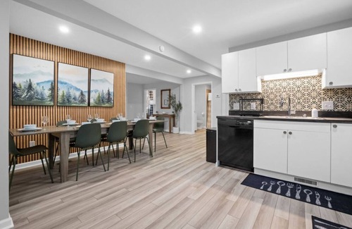 Redstar House | 4 Bed,3 Bath, Hot tub, Fun Game Room, Fire Pit, 12 min NRG