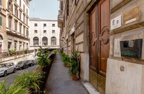 Esquilino Apartment | 4 Bed Apt Sleeps 8 -Ensuite Bathrooms - Tv & WiFi