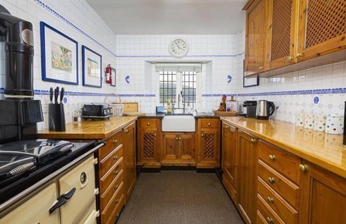Babbacombe Cottage | 4 Bed - Beach Cottage - Sleeps 8 guests in 4 bedrooms