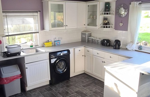 Campbeltown House | 4 Bed Cottage Sleeps 6-Pet-Friendly-Private Garden