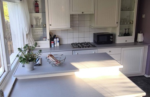 Campbeltown House | 4 Bed Cottage Sleeps 6-Pet-Friendly-Private Garden