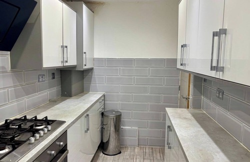 Birmingham House | 4 Bed House-Sleeps 8-Free Parking