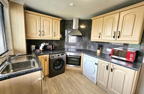 Kirkliston Apartment | 4 bed house With 6 Beds