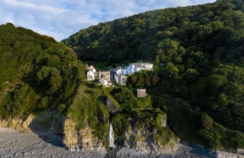 Bucks Mills House | 4 Bed in Bucks Mills 60643