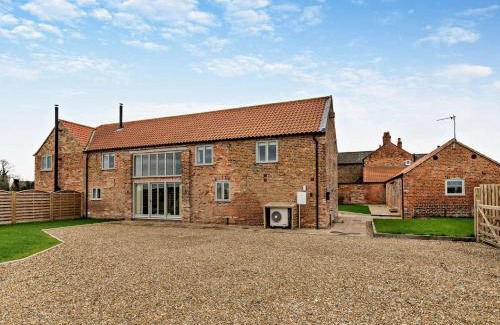 Brough House | 4 Bed in Howden 93496