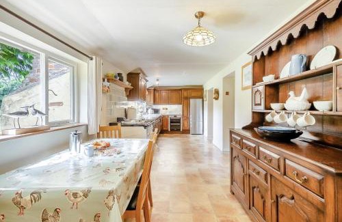 Harleston House | 4 Bed in St. Nicholas South Elmham oc-o32397