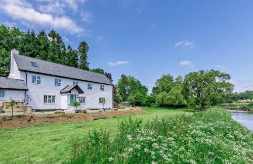 Westleigh House | 4 Bed in Weare Giffard 92236