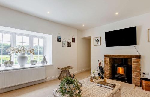 Westleigh House | 4 Bed in Weare Giffard 92236