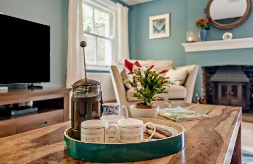 Winfrith Newburgh House | 4 Bed in Winfrith Newburgh 86025