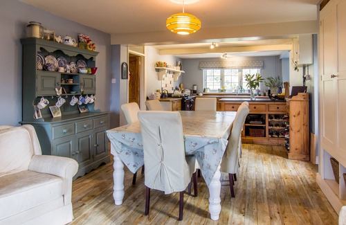 Battle House | 4 bed period family home with aga with lazy weekend rates.