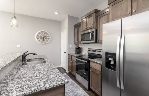 Temple House | 4-Bed Sanctuary: Comfortable Retreat near Hospital