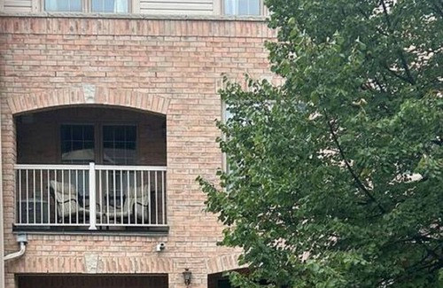 Ajax House | 4 bed Townhouse