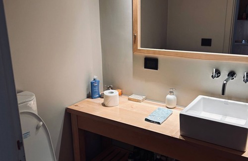 Centro House | 4 bedroom modern lake house with stunning views