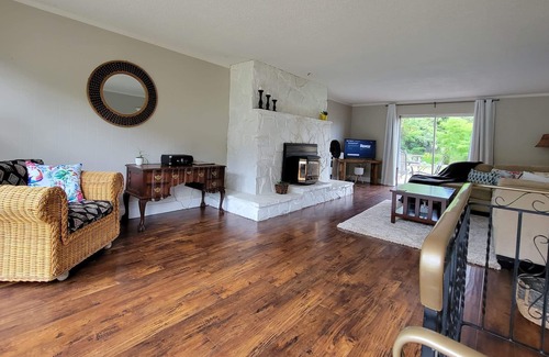 Christina Lake House | 4 bedroom 1.5 bathroom sleeps 10