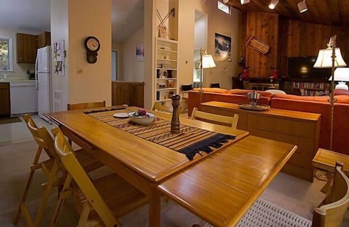 Campton House | 4 Bedroom 2 Bath Chalet Waterville Estates Sleeps 12