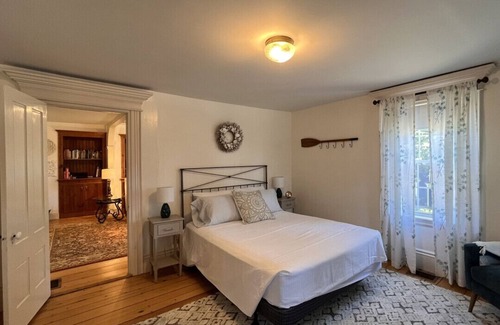 Tenants Harbor House | 4 bedroom, 2 bath, in the village of Tenants Harbor