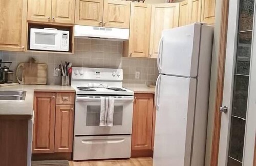 East Kootenay House | 4 Bedroom 2.5 Bath Golf Townhouse in Radium