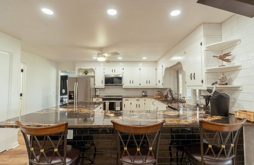 Heber Springs House | 4 Bedroom + 3.5 Bathroom Greers Ferry Lakefront Home in Heber Springs!