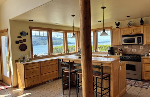 Anacortes House | 4-bedroom, 3.5-bath beachfront property on beautiful, serene Guemes Island.