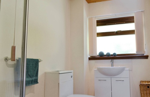 Gairlochy Cottage | 4 bedroom accommodation in Gairlochy Bay, near Spean Bridge