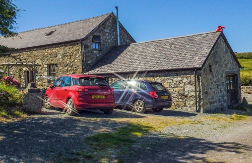 Trefor Cottage | 4 bedroom accommodation in Trefor, near Caernarfon
