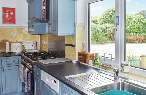 Freshwater Bay Cottage | 4 bedroom accommodation in Freshwater