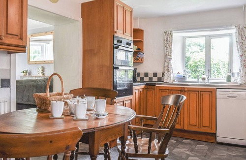 Hewish Cottage | 4 bedroom accommodation in East Rolstone, near Weston-Super-Mare