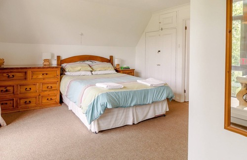 Wroxham Cottage | 4 bedroom accommodation in Hoveton, Norwich