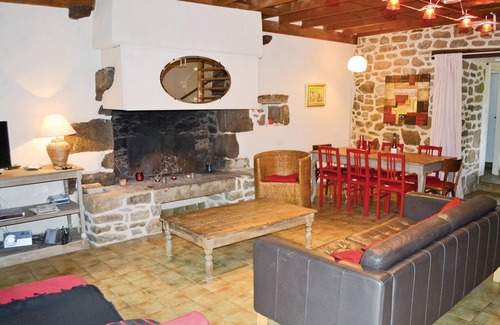 Taden House | 4 bedroom accommodation in Taden