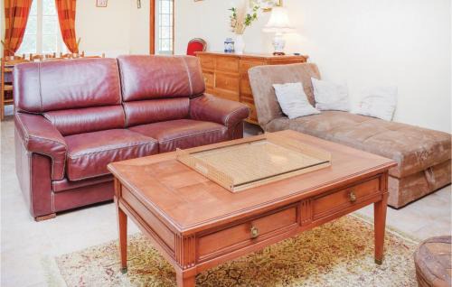 Moult-Chicheboville House | 4 Bedroom Awesome Home In Chicheboville