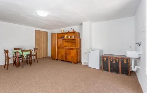 Kras House | 4 Bedroom Awesome Home In Kras