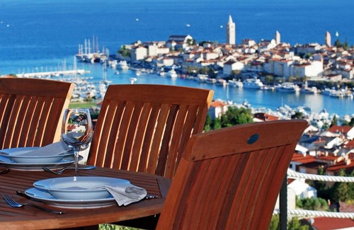 Palit House | 4 bedroom awesome home in Rab